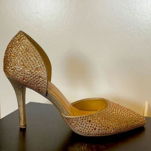 BRAND NEW RED DELICIOUS SATIN D'ORSAY GLAMOROUS STUDDED EMBELLISHMENTS PUMP - Picture 1 of 16